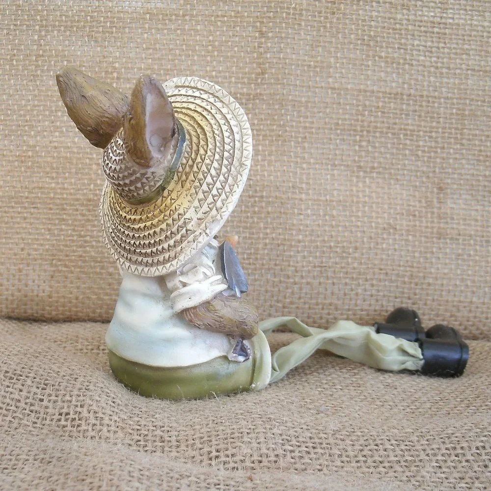 Vintage Rabbit Gardener Shelf Sitter Figurine - Picture 4 of 16